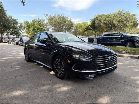 Used 2021 Hyundai Sonata Limited w/ Cargo Package FWD image 4