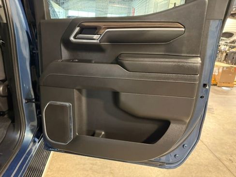 Used 2024 Chevrolet Silverado 1500 LT AWD/4WD image 14