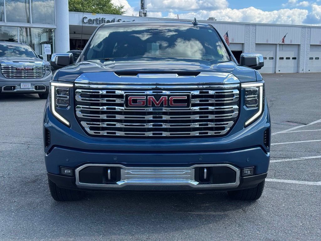 Used 2025 GMC Sierra 1500 Denali w/ Denali Reserve Package AWD/4WD image 9