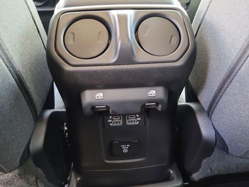 Certified 2025 Jeep Wrangler Unlimited Sahara AWD/4WD image 17