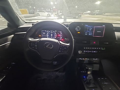 Used 2022 Lexus ES 250 w/ Premium Package image 8