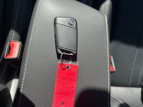 Used 2022 Volkswagen Tiguan SE image 58