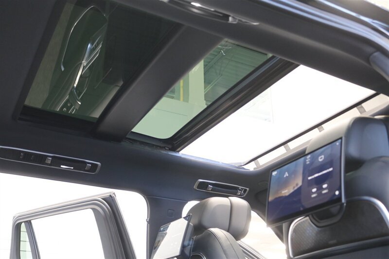Used 2025 Land Rover Range Rover Long Wheelbase Autobiography AWD/4WD image 21