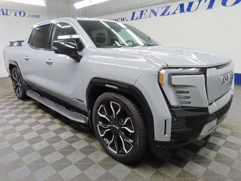 Used 2025 GMC Sierra EV Denali image 3