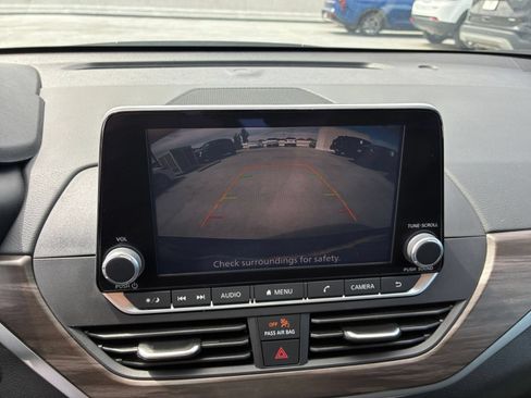 Used 2025 Nissan Altima 2.5 SV FWD image 22