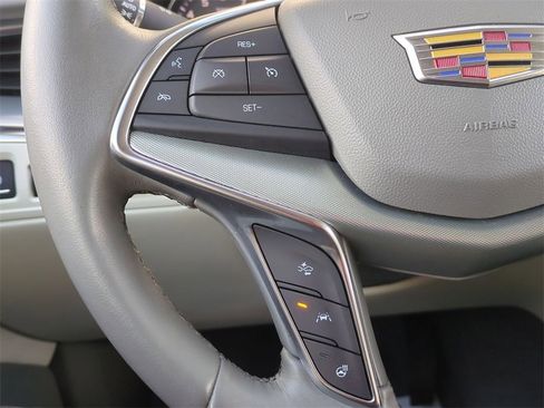 Used 2021 Cadillac XT5 Premium Luxury image 15