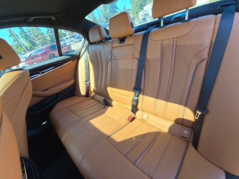 Used 2018 BMW 530e RWD image 17