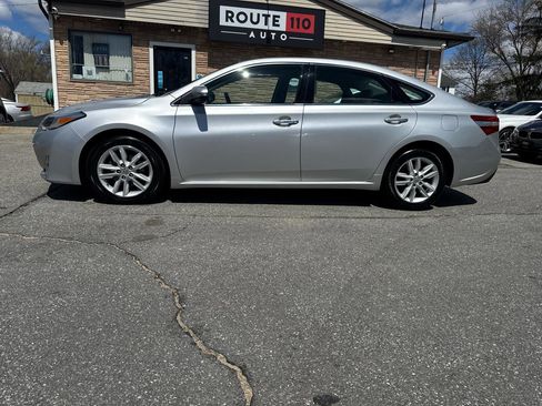 Used 2014 Toyota Avalon XLE FWD image 12