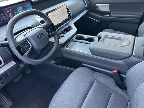 New 2026 Ford Expedition Max Active RWD image 9
