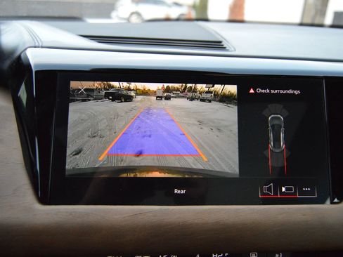 Used 2023 Audi e-tron GT Premium Plus image 19