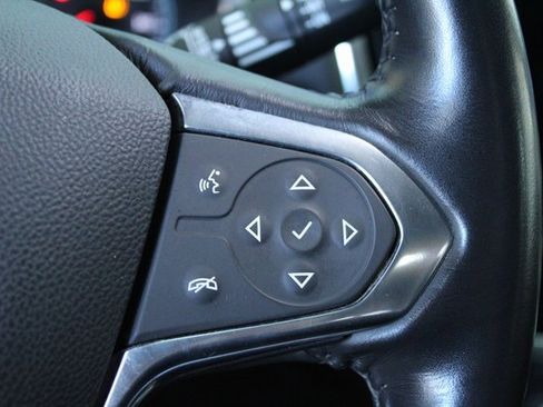 Used 2020 Chevrolet Traverse LT image 17