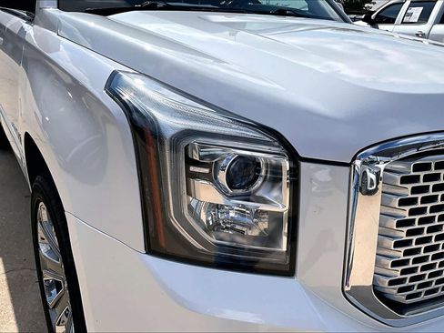 Used 2017 GMC Yukon XL Denali w/ Open Road Package AWD/4WD image 28