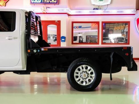 Used 2022 Chevrolet Silverado 2500 LT w/ Convenience Package image 13