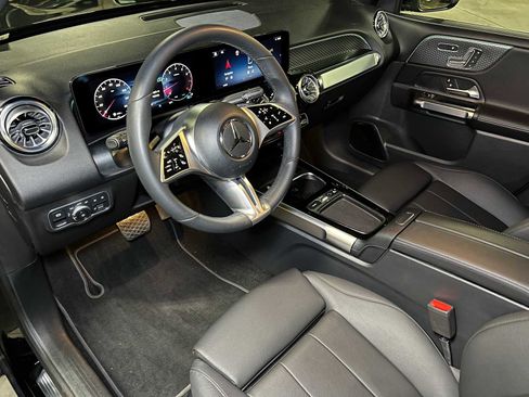 Used 2025 Mercedes-Benz GLB 250 4MATIC image 22