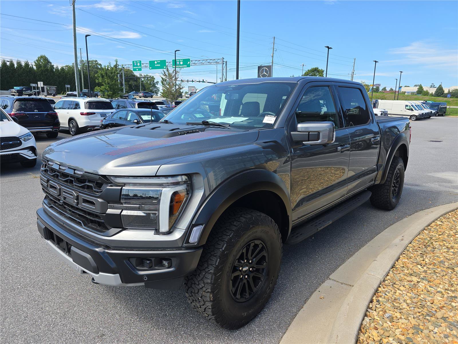 Used 2025 Ford F150 Raptor AWD/4WD image 7