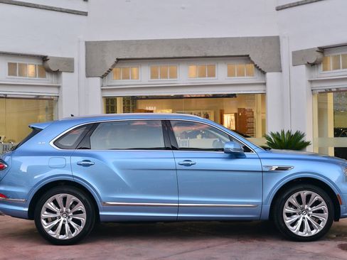 Used 2023 Bentley Bentayga Extended Wheelbase image 5