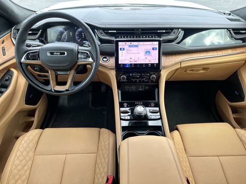 Used 2025 Jeep Grand Cherokee L Summit image 18