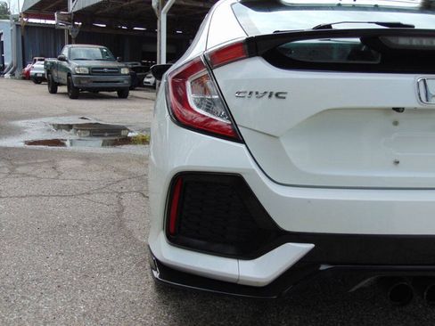 Used 2017 Honda Civic Sport image 8