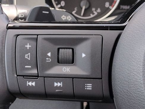 Used 2024 Nissan Pathfinder SL FWD image 27
