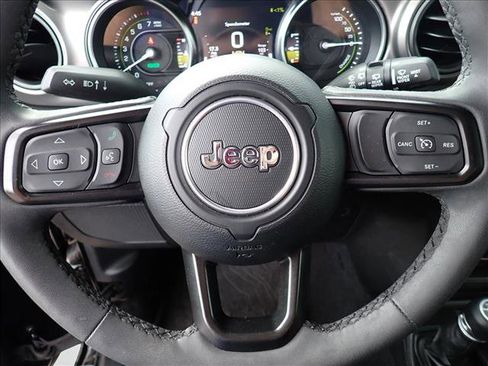 Used 2023 Jeep Wrangler Unlimited w/ Sun & Screen Package AWD/4WD image 13