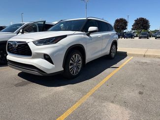 Used 2021 Toyota Highlander Platinum AWD/4WD video 1