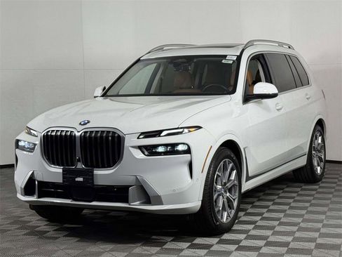 Used 2023 BMW X7 xDrive40i image 7