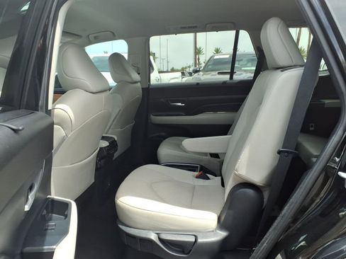 Certified 2024 Toyota Grand Highlander FWD image 10