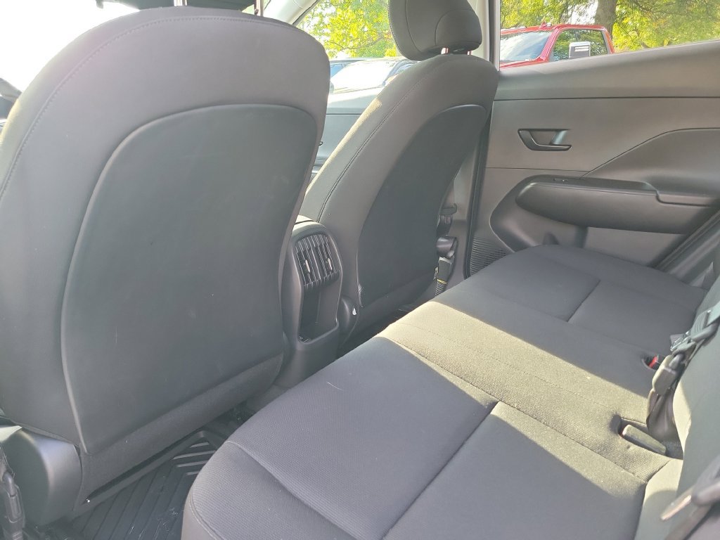 Used 2025 Hyundai Kona SEL AWD/4WD image 16