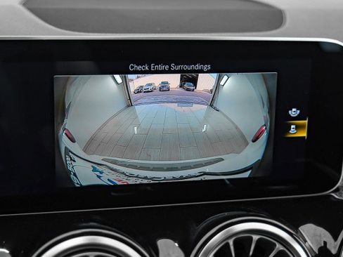 Used 2021 Mercedes-Benz GLB 35 AMG 4MATIC image 19