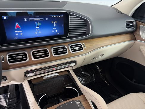 Certified 2026 Mercedes-Benz GLE 450 4MATIC image 4
