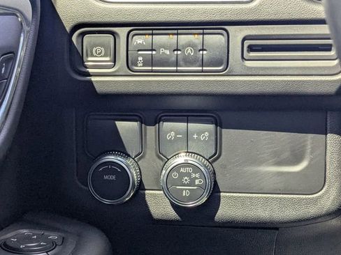 Used 2023 GMC Yukon SLE image 22