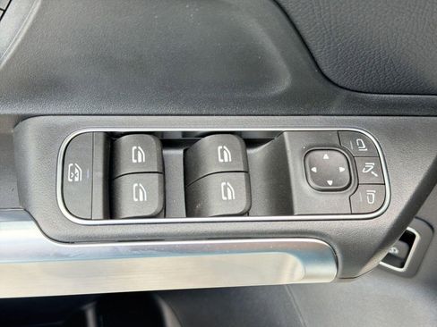 New 2026 Mercedes-Benz GLB 250 4MATIC image 19