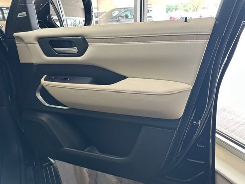 New 2025 Nissan Armada Platinum Reserve w/ Convenience Package image 12