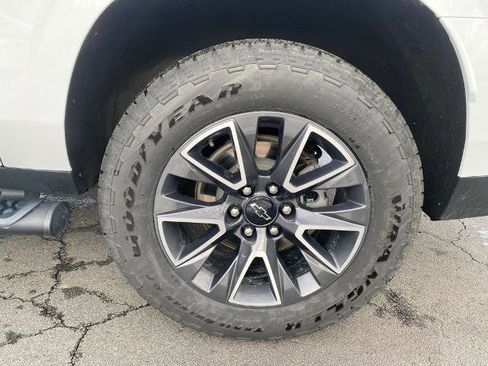 Used 2023 Chevrolet Suburban Z71 AWD/4WD image 32