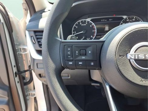 Used 2024 Nissan Rogue S FWD image 22