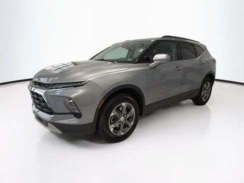 Used 2024 Chevrolet Blazer LT w/ Convenience Package FWD image 3
