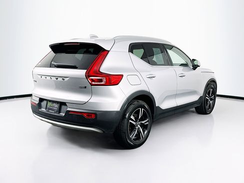 Used 2025 Volvo XC40 B5 Core AWD/4WD image 9