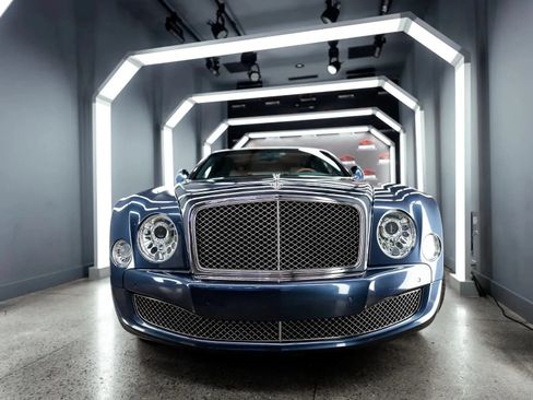 Used 2011 Bentley Mulsanne RWD image 10