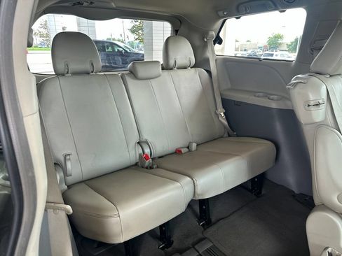 Used 2011 Toyota Sienna XLE FWD image 15