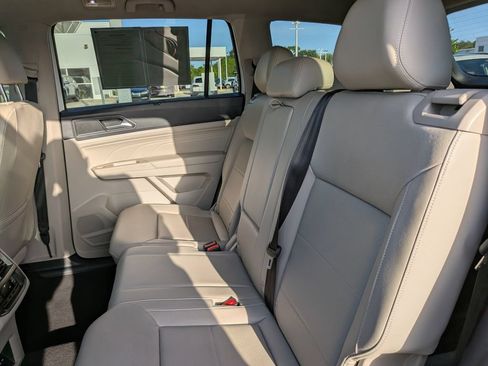 Certified 2023 Volkswagen Atlas SEL AWD/4WD image 18