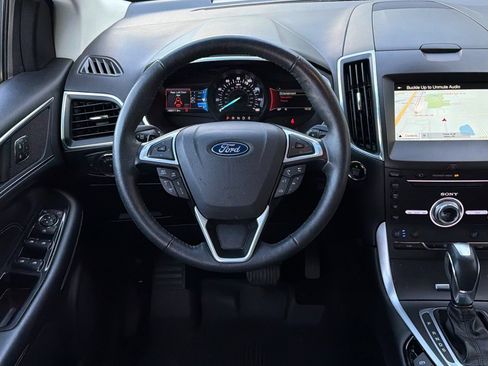 Used 2018 Ford Edge Titanium w/ Equipment Group 302A AWD/4WD image 13