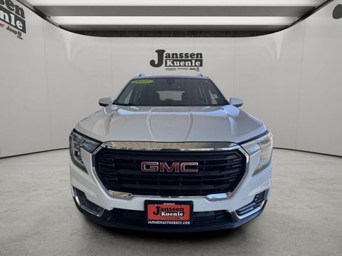 Used 2022 GMC Terrain SLE w/ Driver Convenience Package AWD/4WD image 4