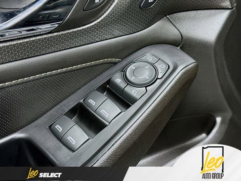 Used 2023 Chevrolet Traverse Premier w/ Redline Edition image 18