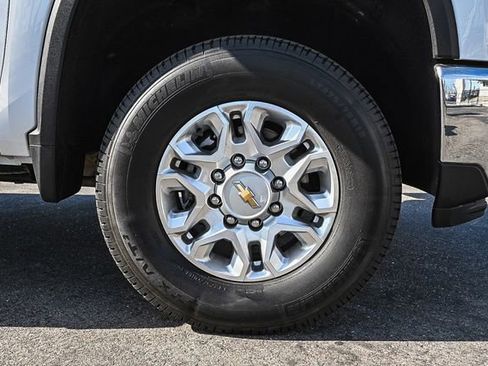 Used 2024 Chevrolet Silverado 2500 LT image 12