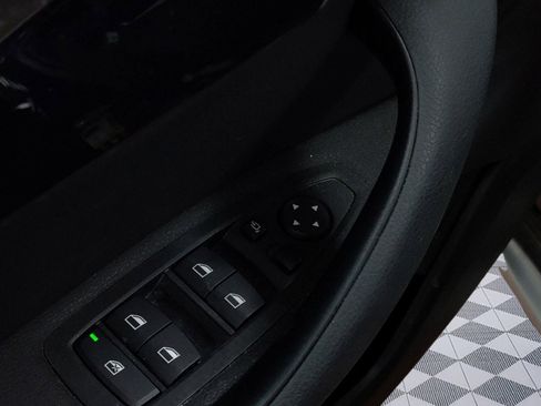 Certified 2022 BMW X1 xDrive28i w/ Convenience Package image 12