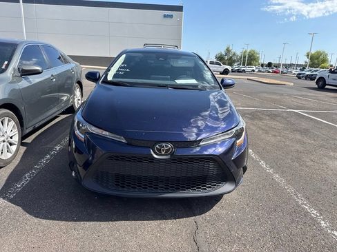 Used 2022 Toyota Corolla LE w/ Carpet Mat Package (TMS) FWD image 2