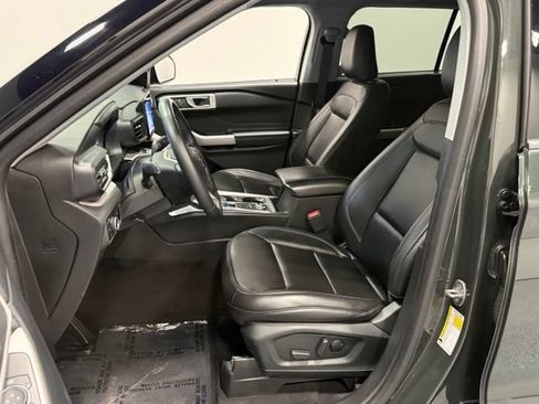 Used 2023 Ford Explorer XLT w/ Equipment Group 202A AWD/4WD image 12