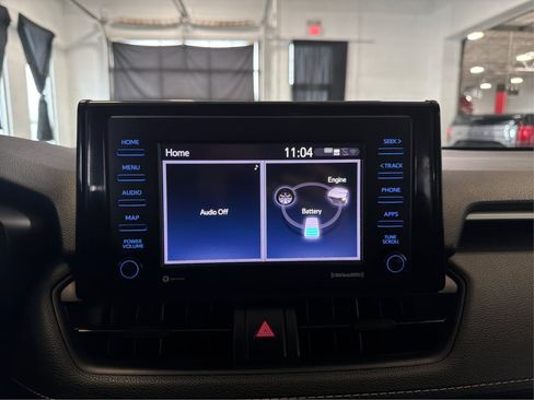 Used 2021 Toyota RAV4 LE AWD/4WD image 16
