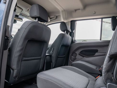 Used 2022 Ford Transit Connect XLT image 16