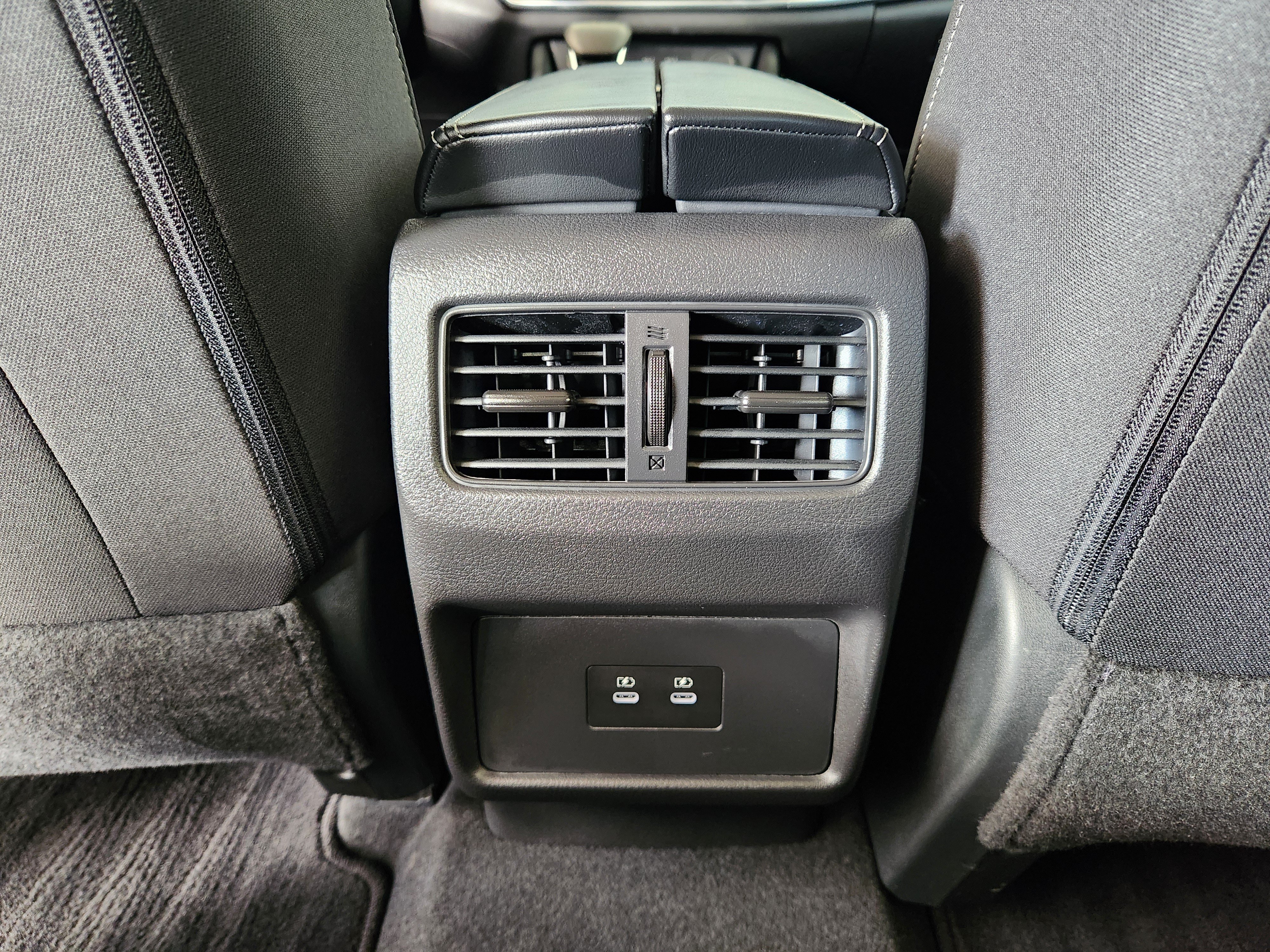 Used 2025 Nissan Rogue SV FWD image 32